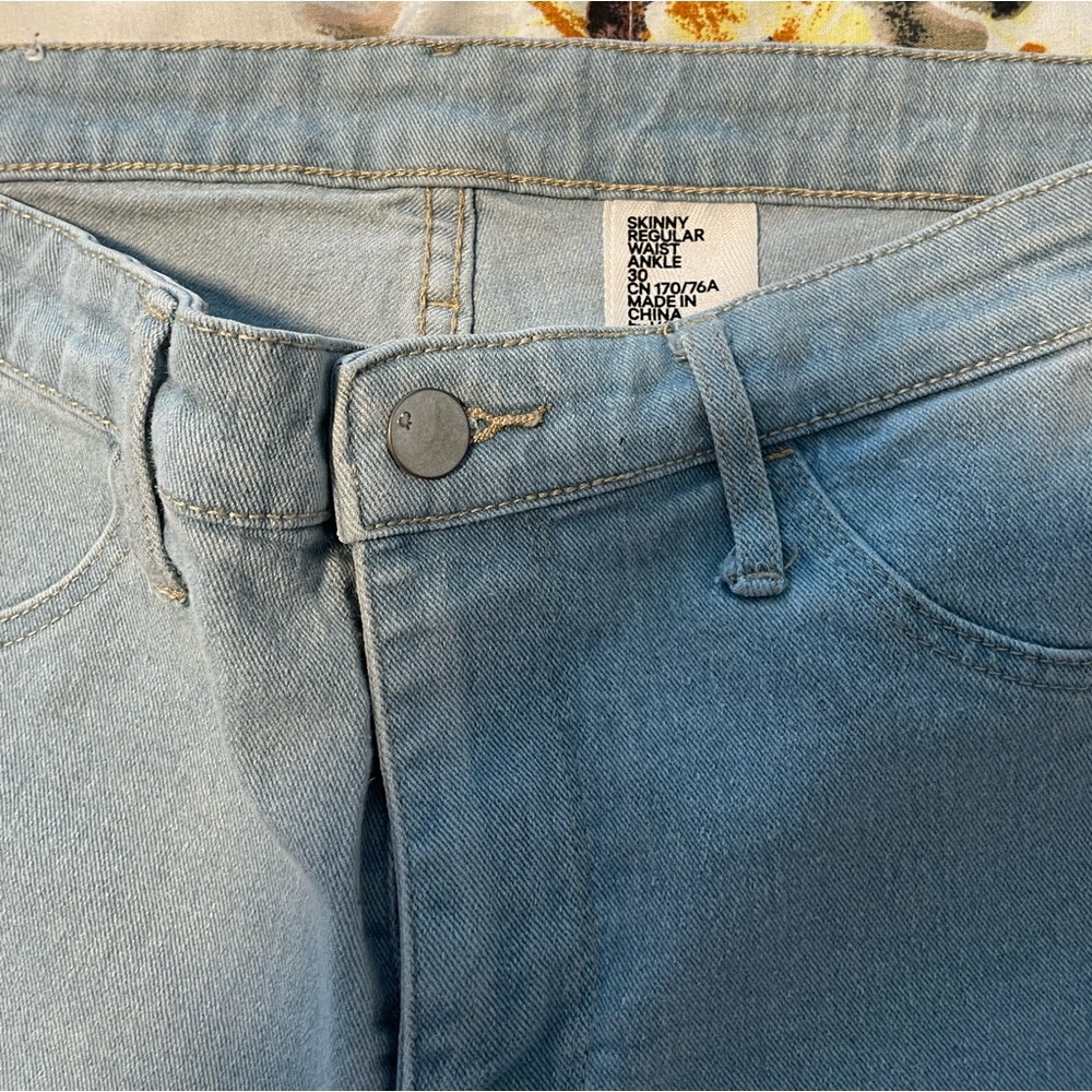 Brand: H&M (Light Blue)                                                  Size:30